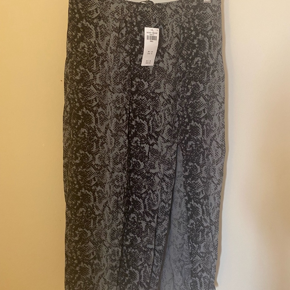 NEW Abercrombie high slit midi skirt